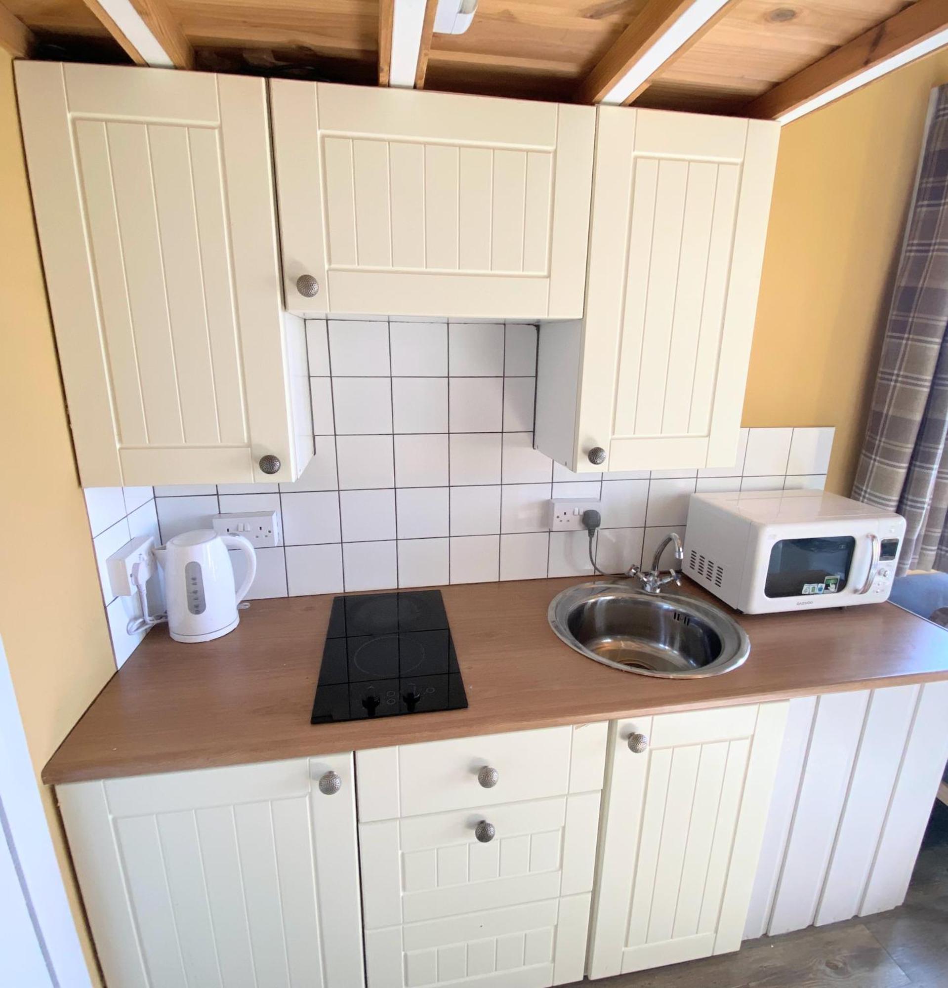 הוילה דנפרמליין Blair Tiny House With Private Hot Tub - Fife - Loch Leven - Lomond Hills מראה חיצוני תמונה